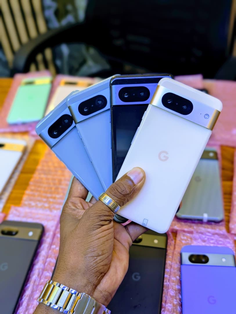 Pixel 8 plain