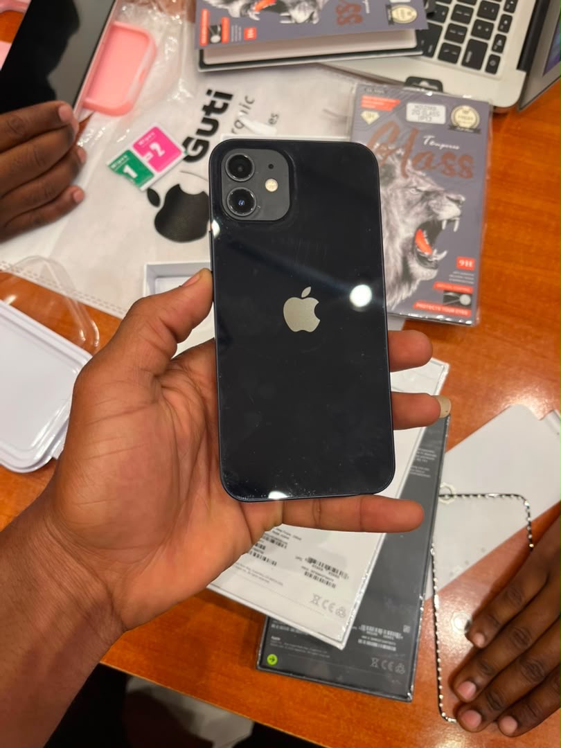 Iphone 12 plain