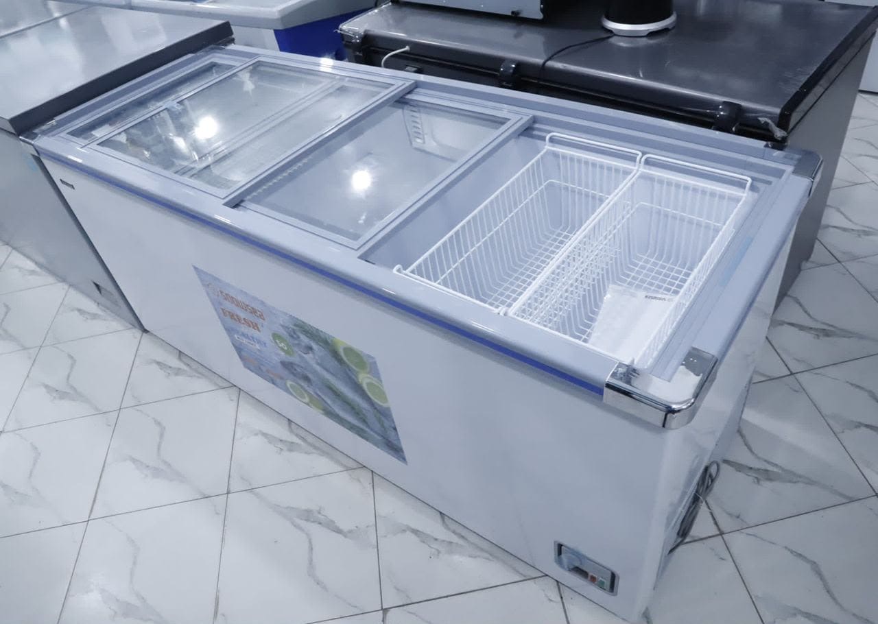 showcase freezer