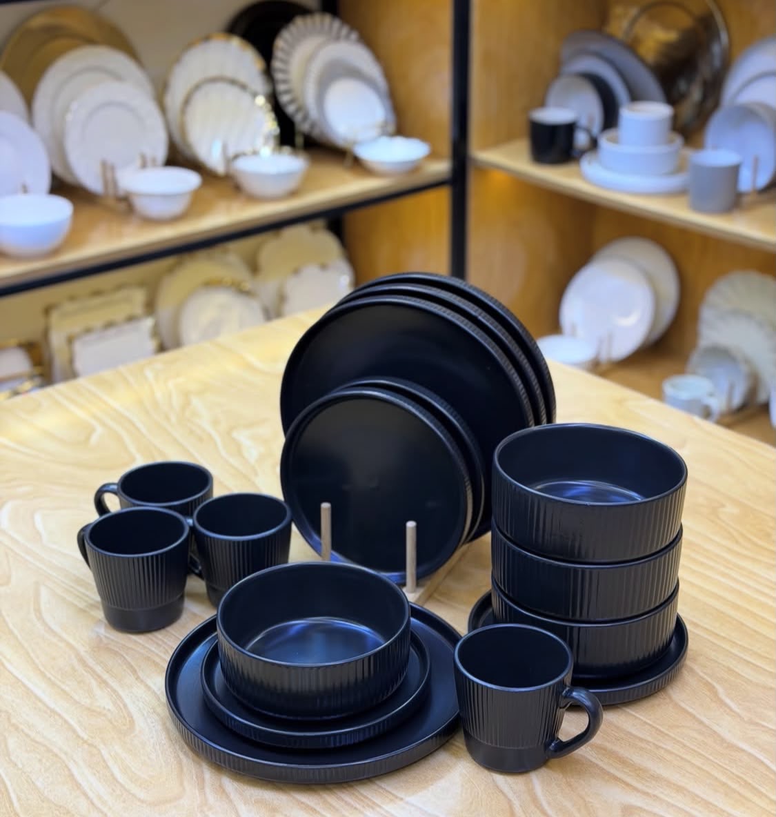black dinner set