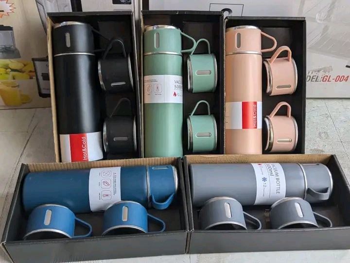 Vacuum bottles