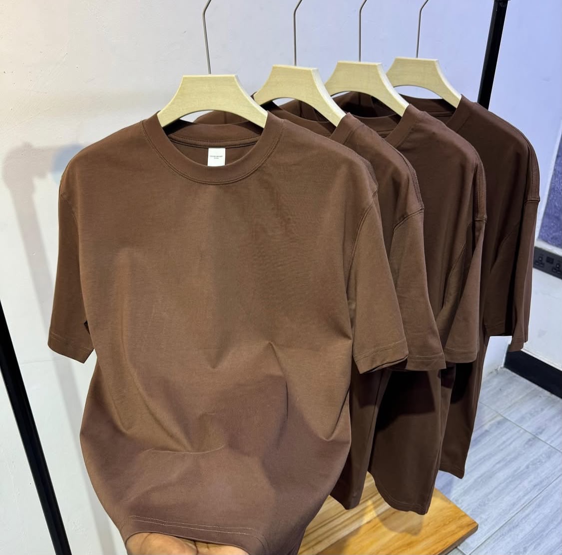 plain t shirt