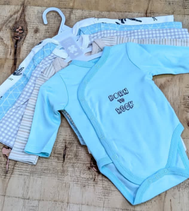 Baby long sleeve bodysuit