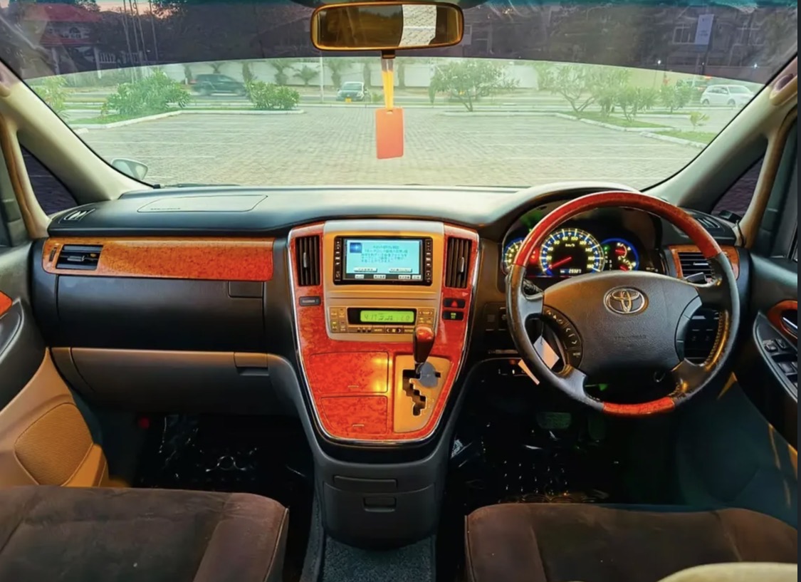 Toyota alphard