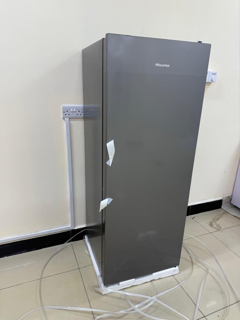 Hisense Upright Freezer RS189DR (Freezer ya kusimama ) 190L