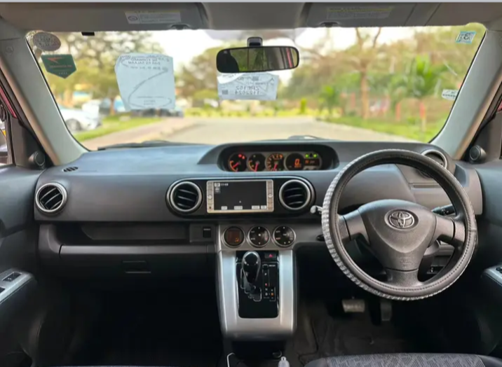 TOYOTA COROLLA RUMION year 2010