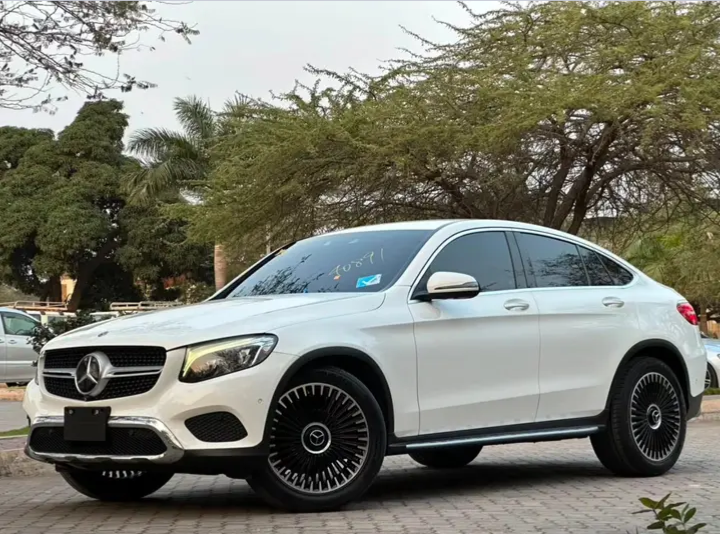 Mercedes Benz year 2017