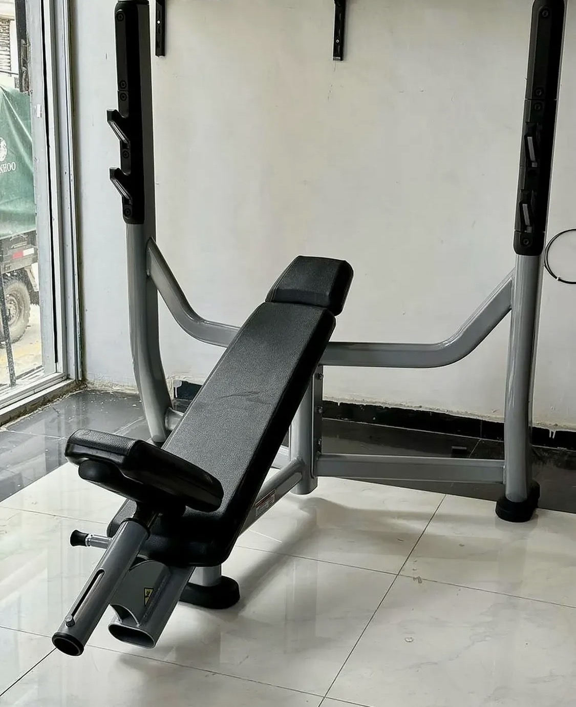 Weight inclined bench