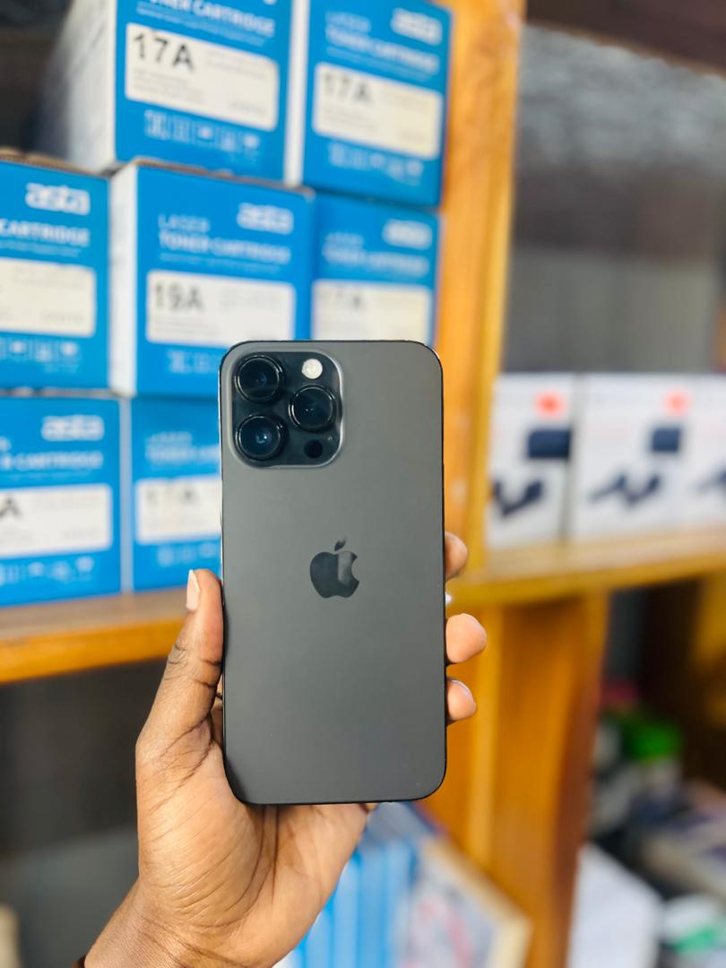 Iphone 14 Plain