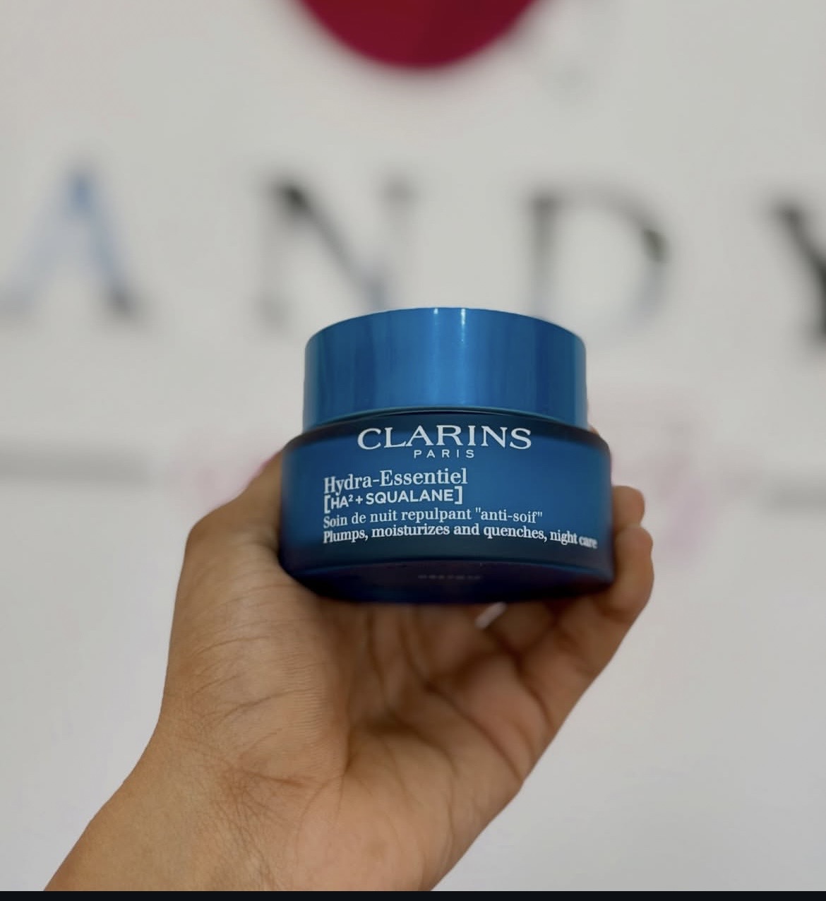 claris essential night cream