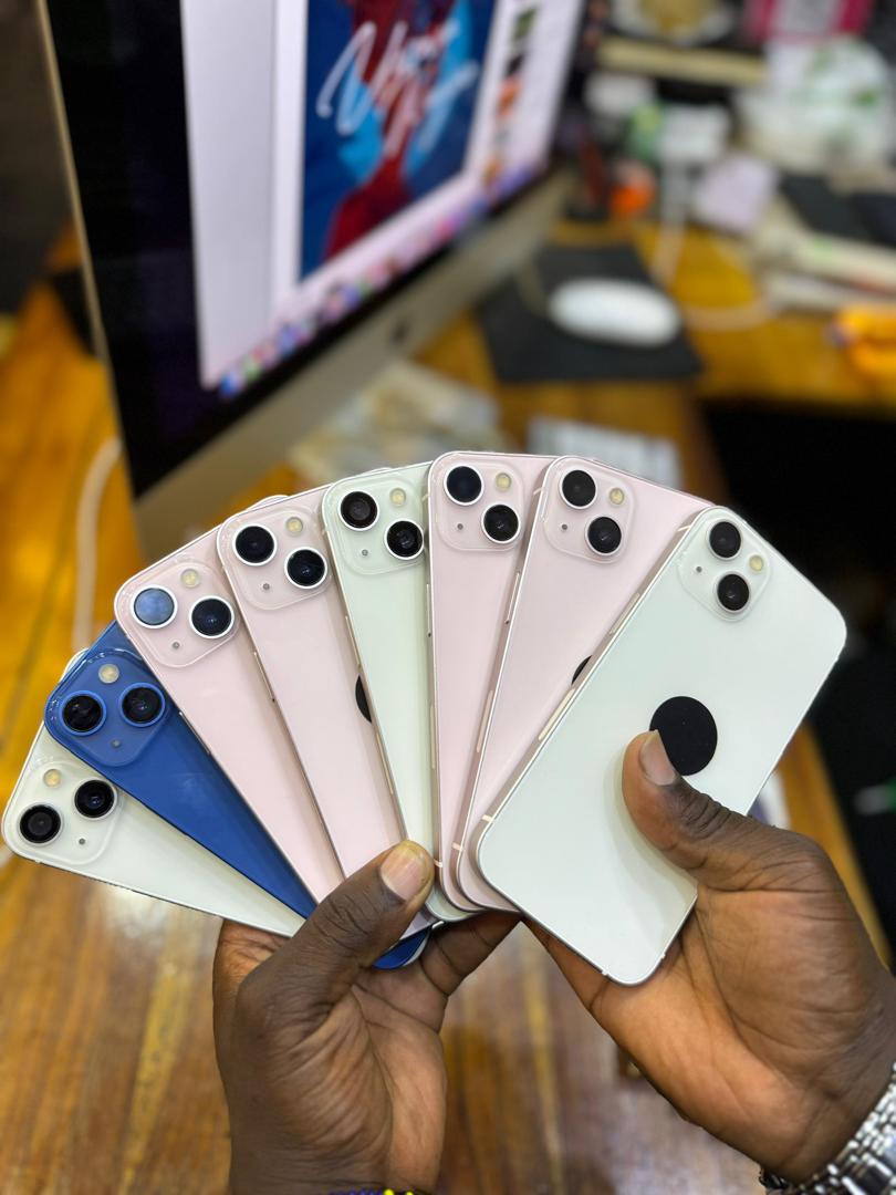 Iphone 13 Plain