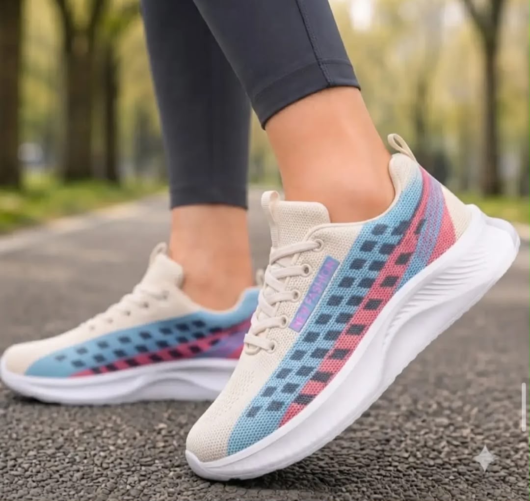 Ladies sport sneaker