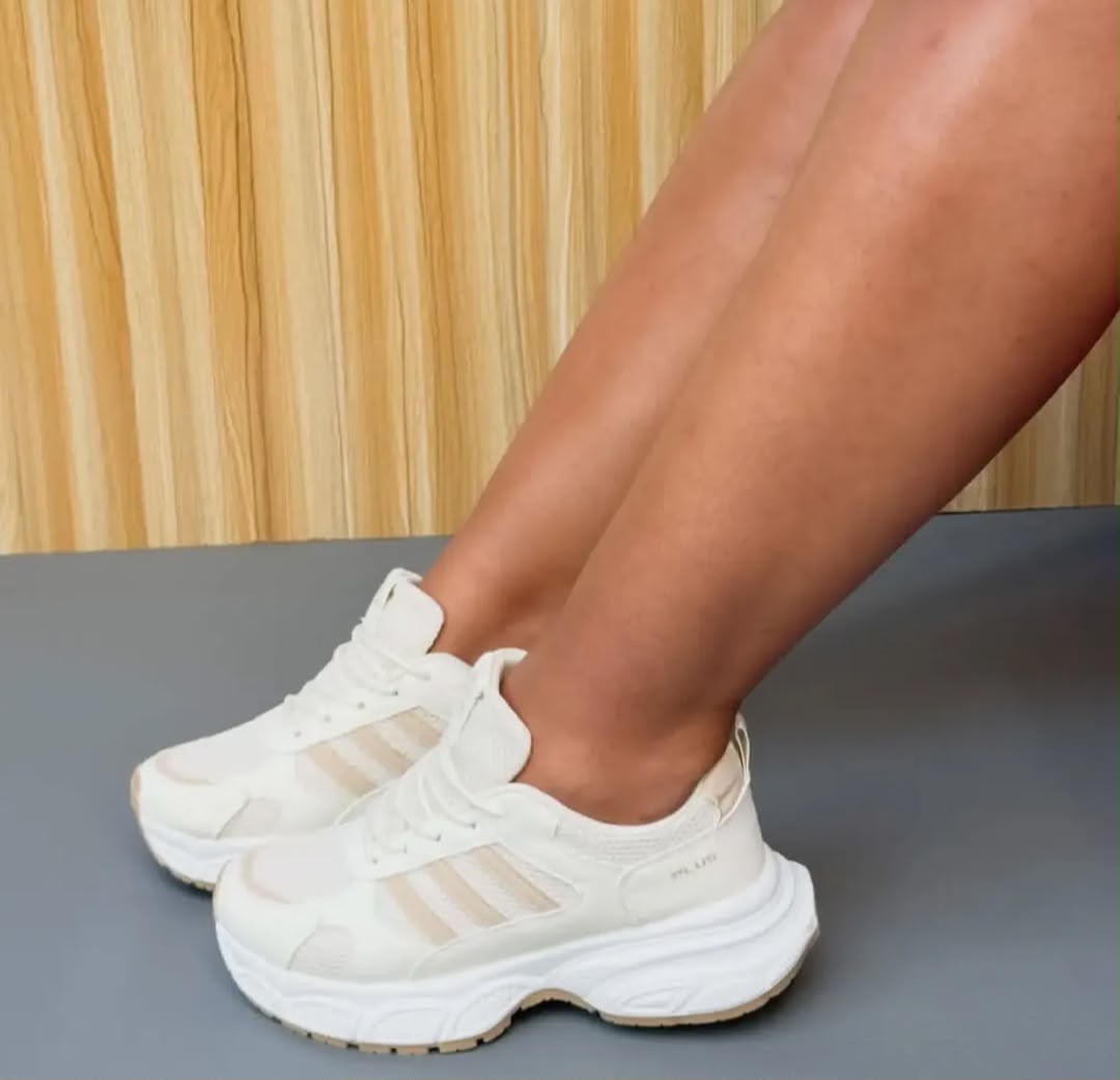 Ladies adidas sneaker