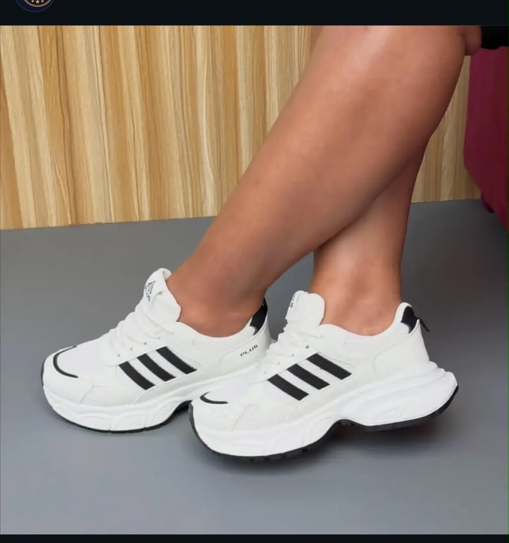Ladies adidas sneaker