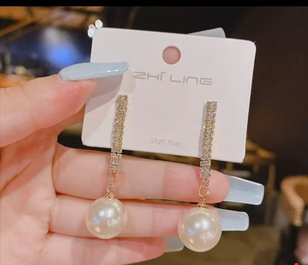 New trendy earrings