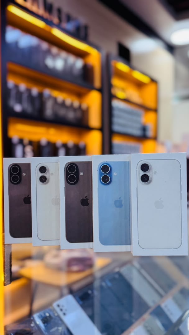 iPhone 17 plain