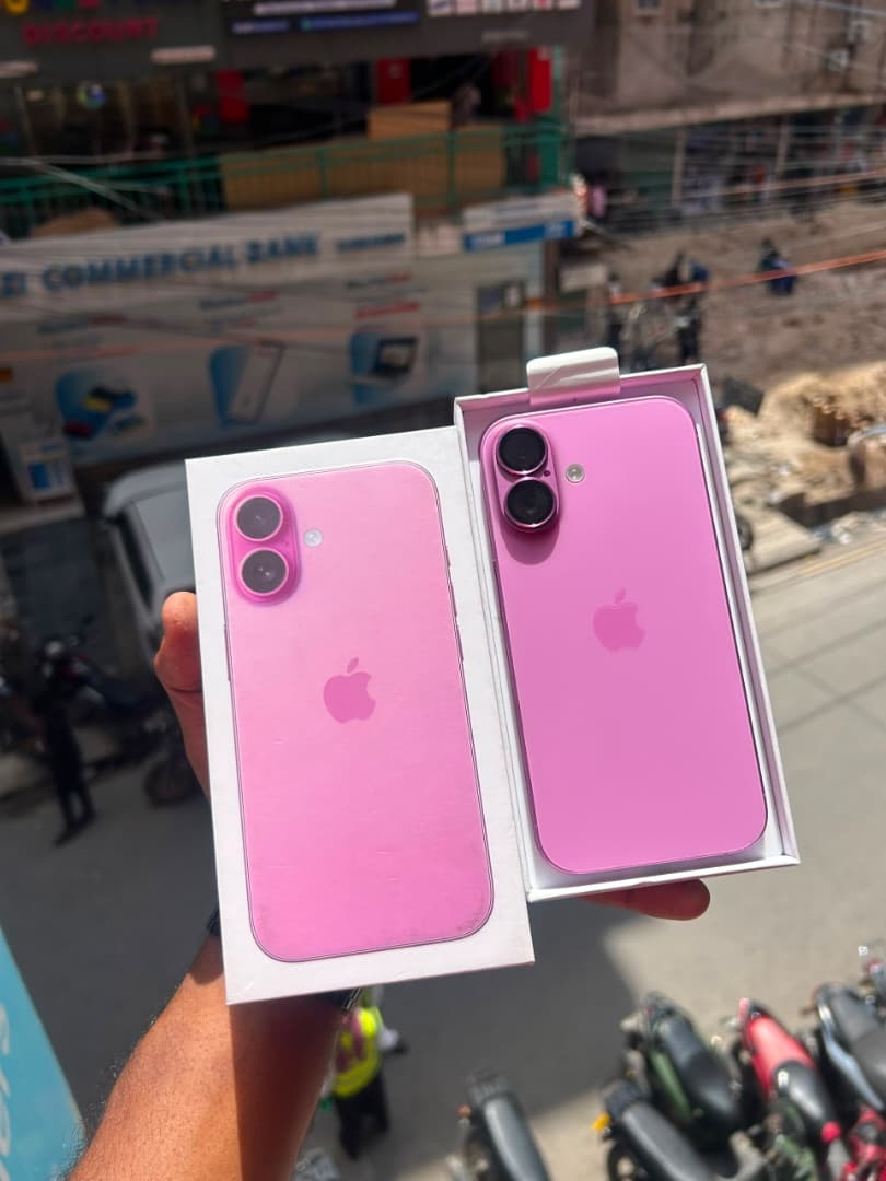 iPhone 16 pink