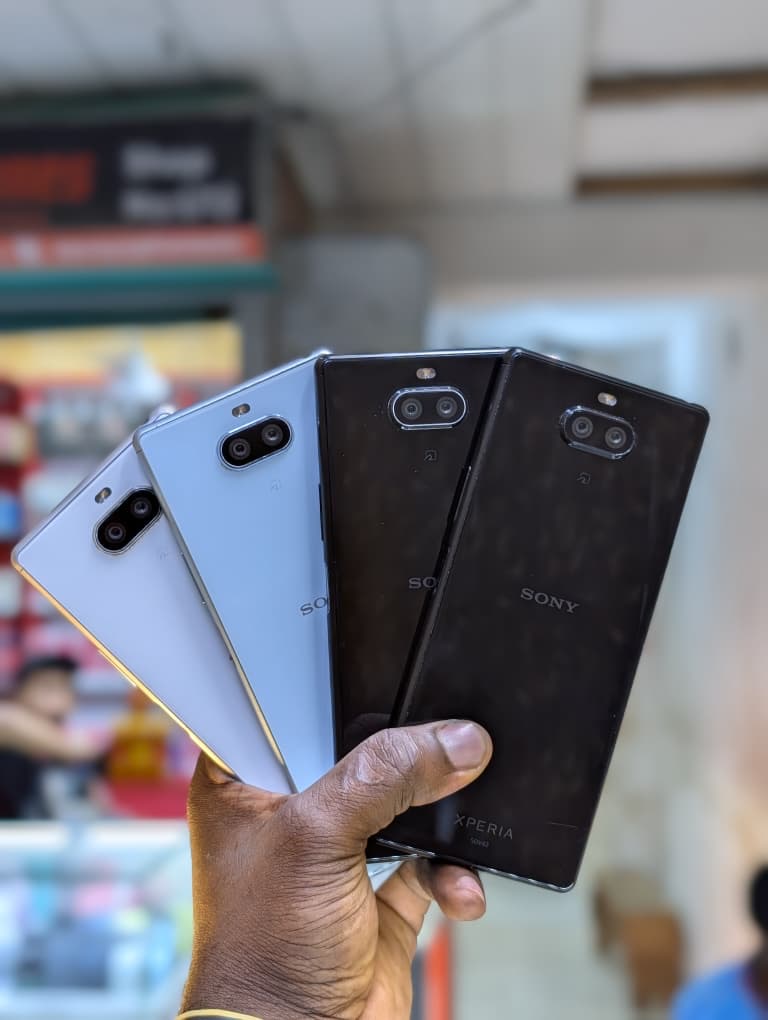 Sony Xperia 8