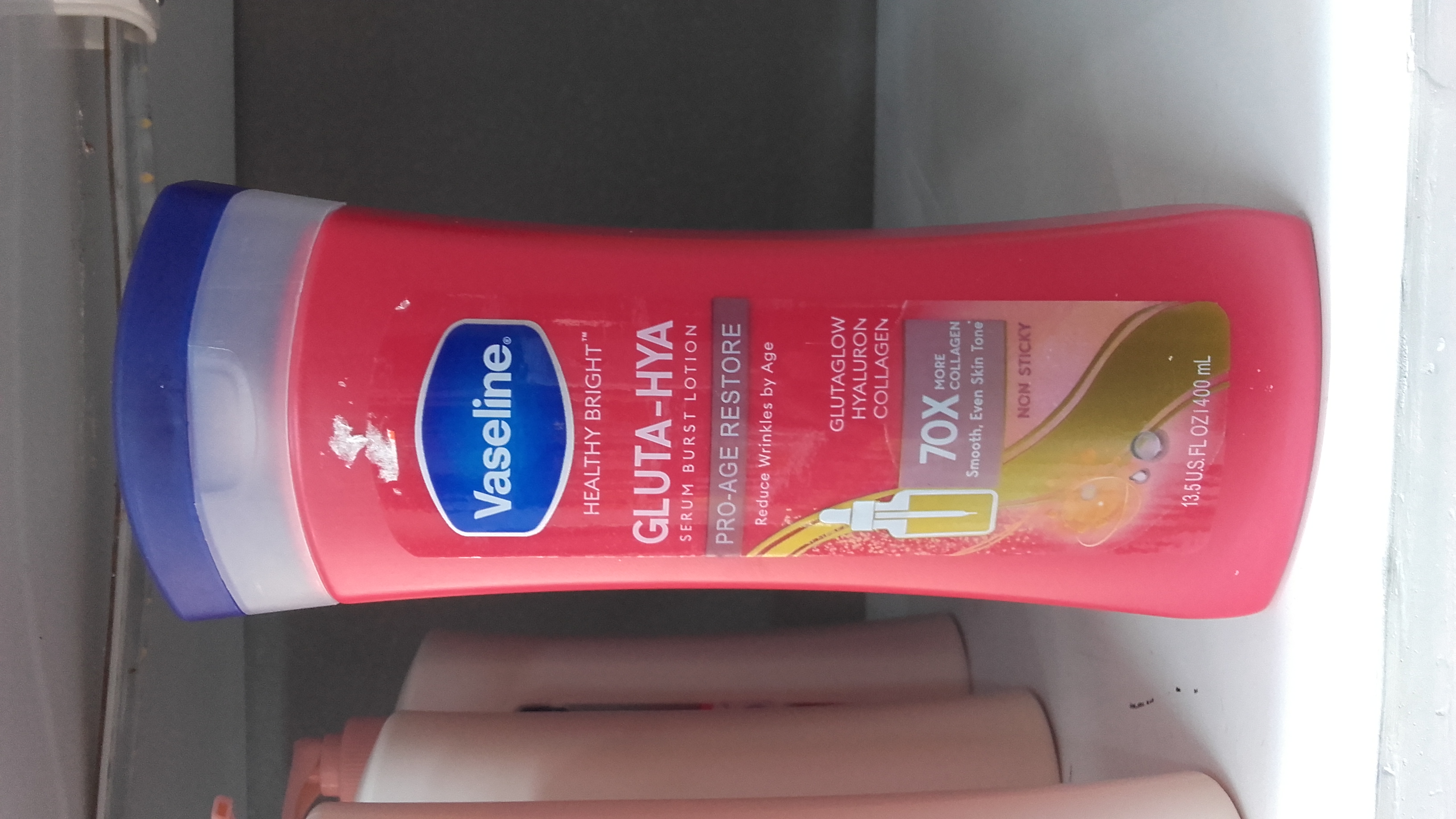 Gluta-Hya Vaseline Serum
