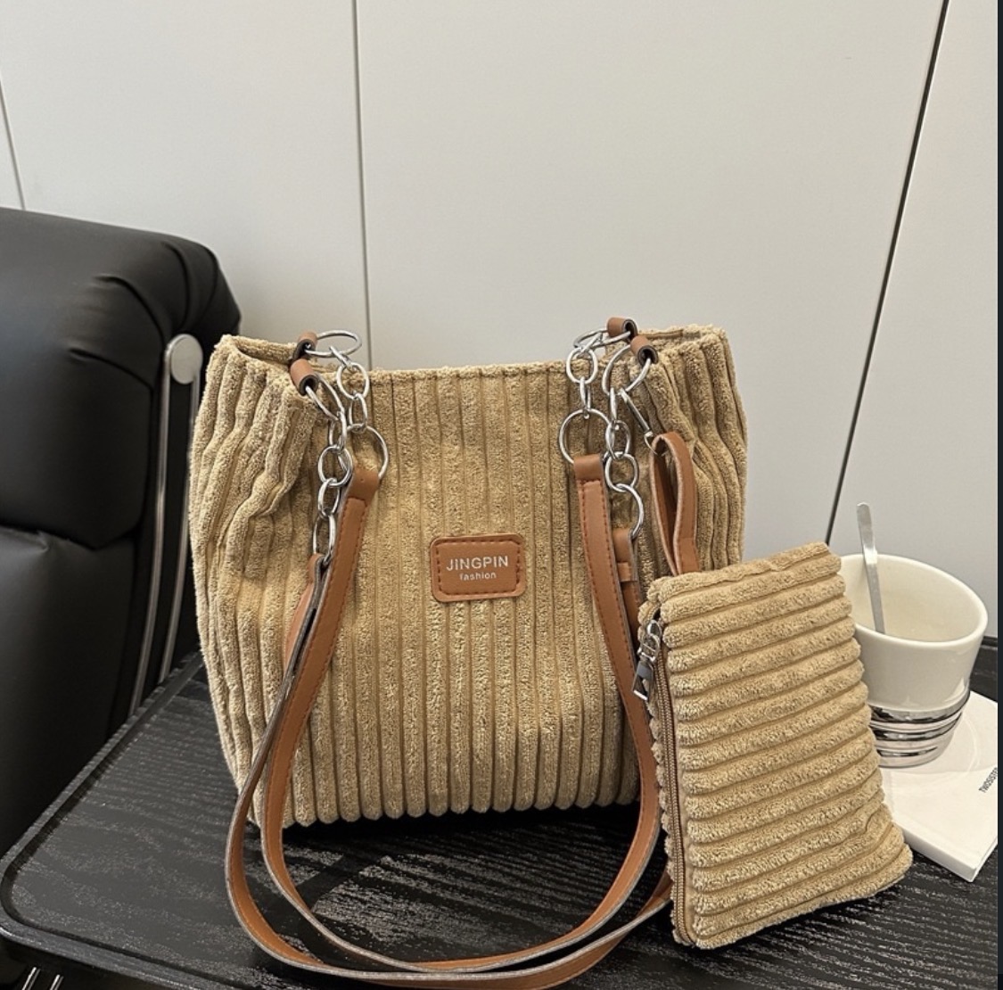 Bucket hand bag