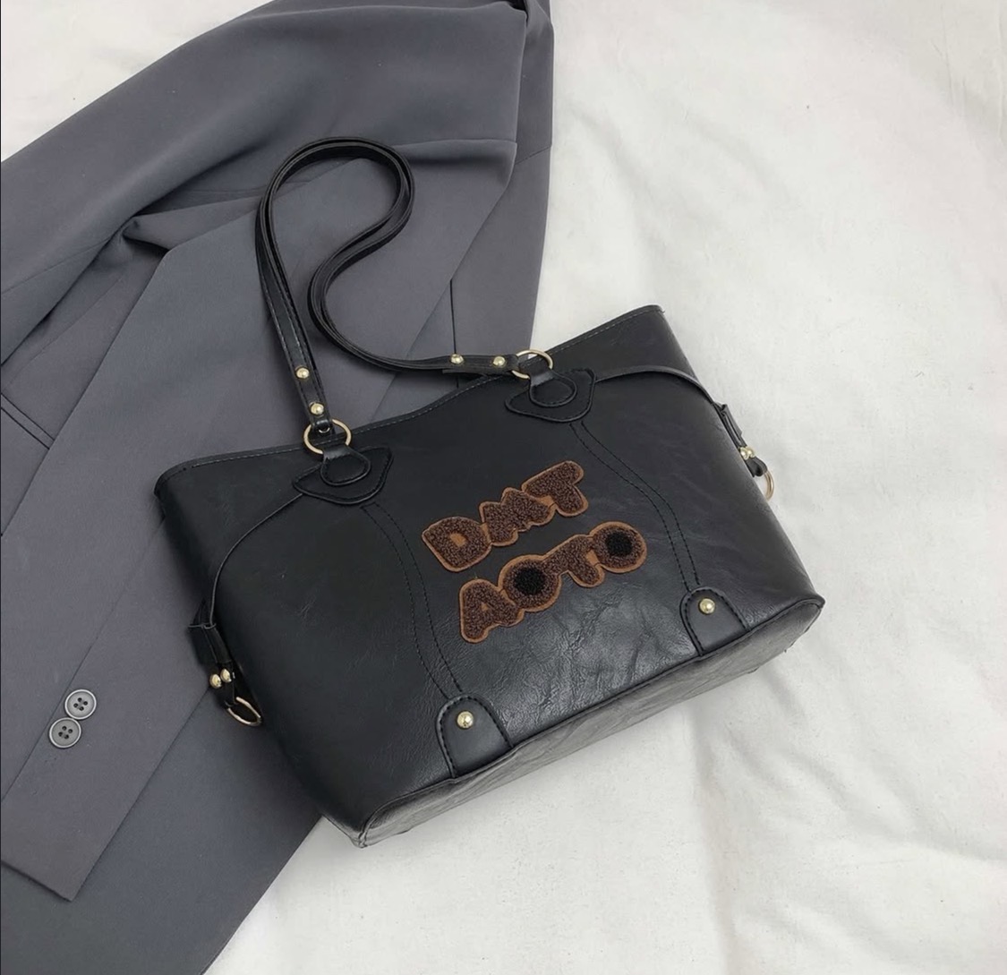 Dmt aoto handbags