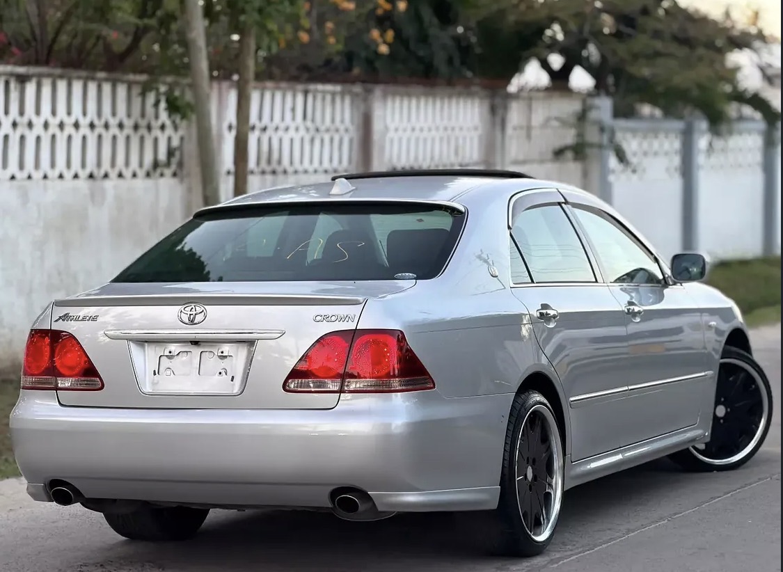 Toyota crownathlete