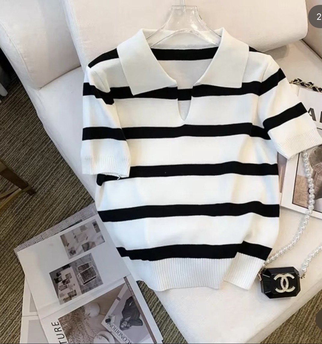 V colla top