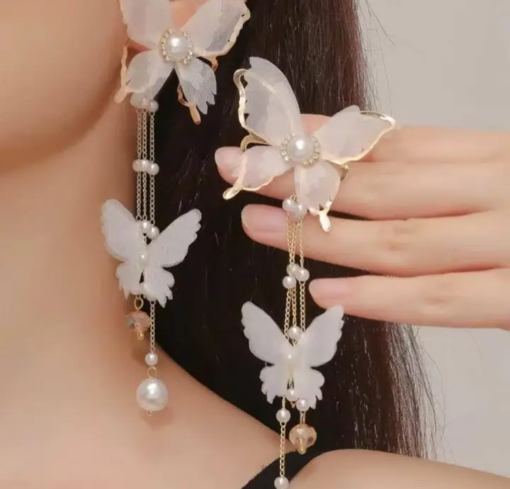 Beautiful ear rings