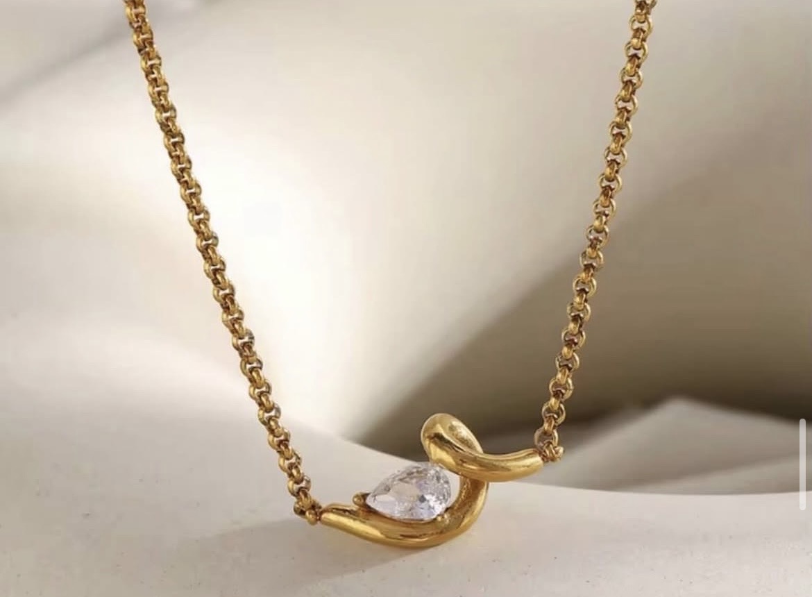 ayla necklace