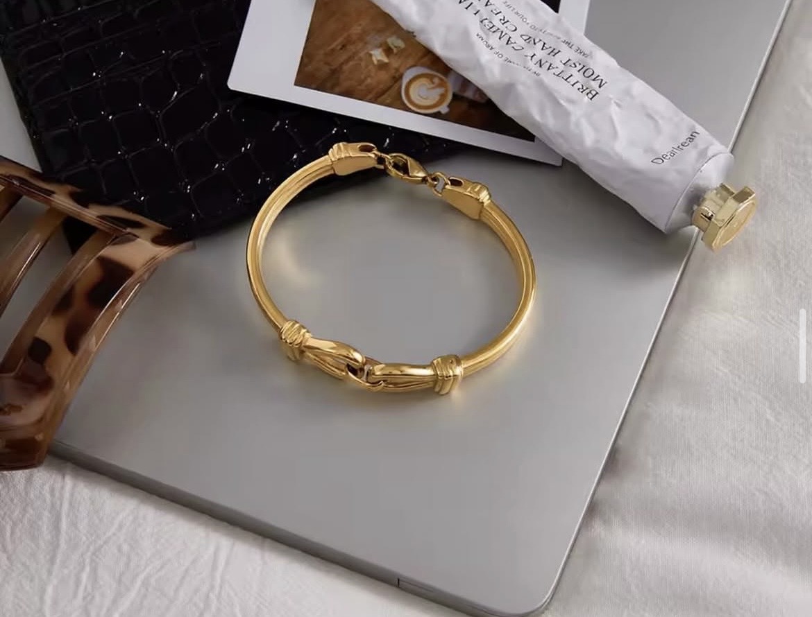 unadjusted zuri bracelet