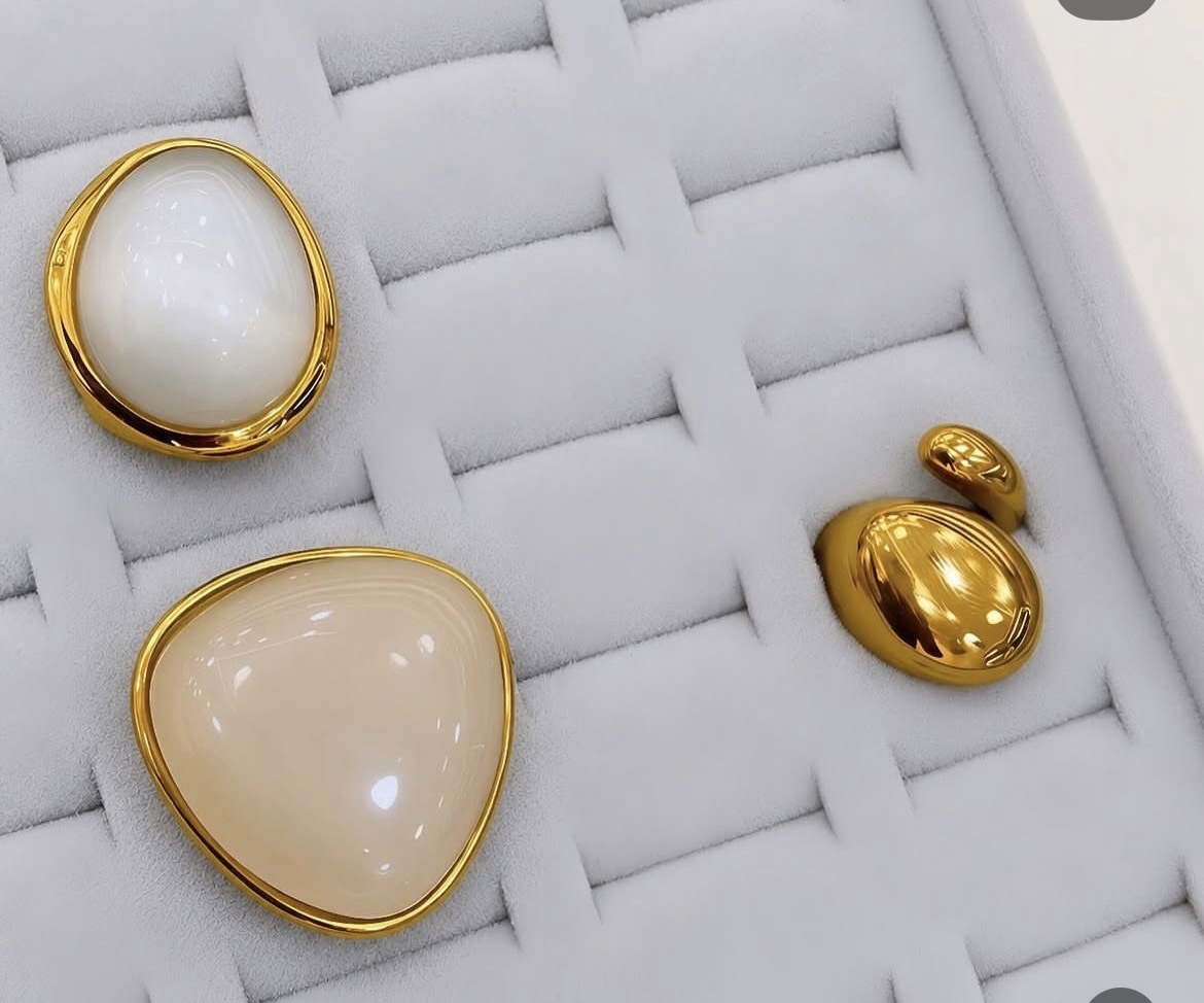gold pearl rings