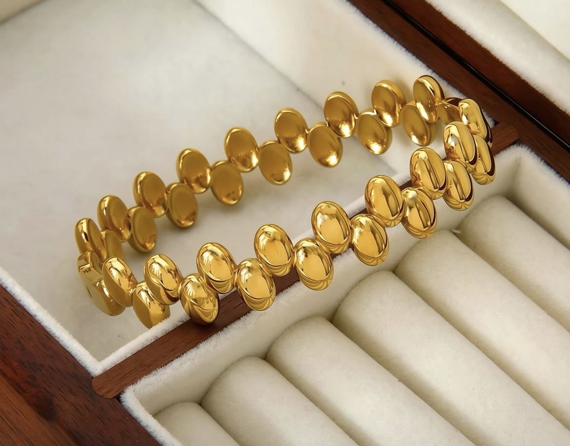 zarina bangle