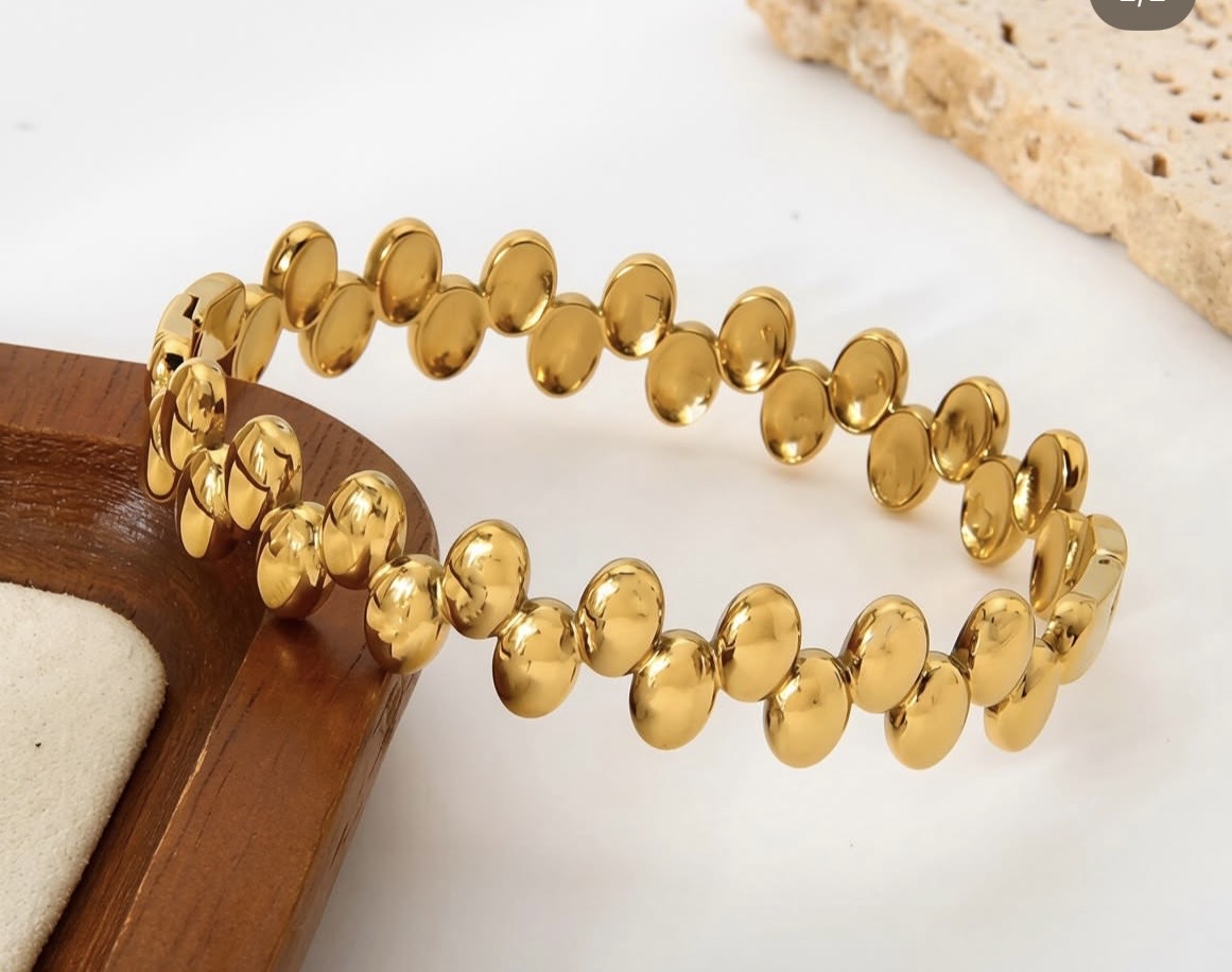 zarina bangle
