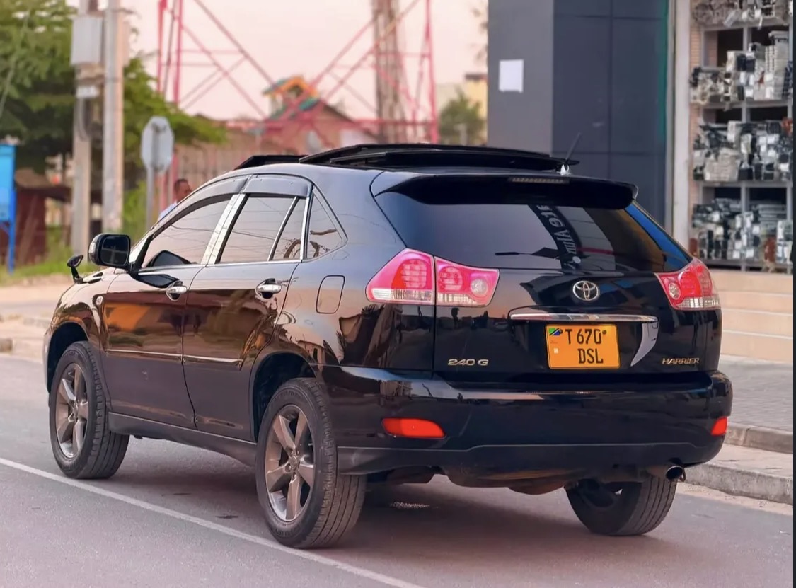 Toyota harrier.