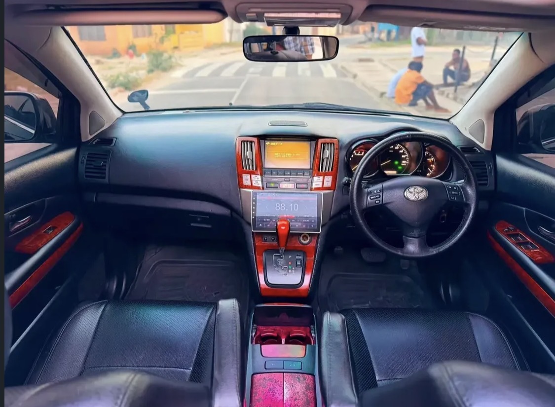 Toyota harrier.