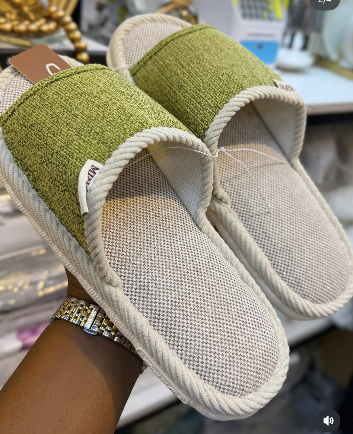 indoors slippers