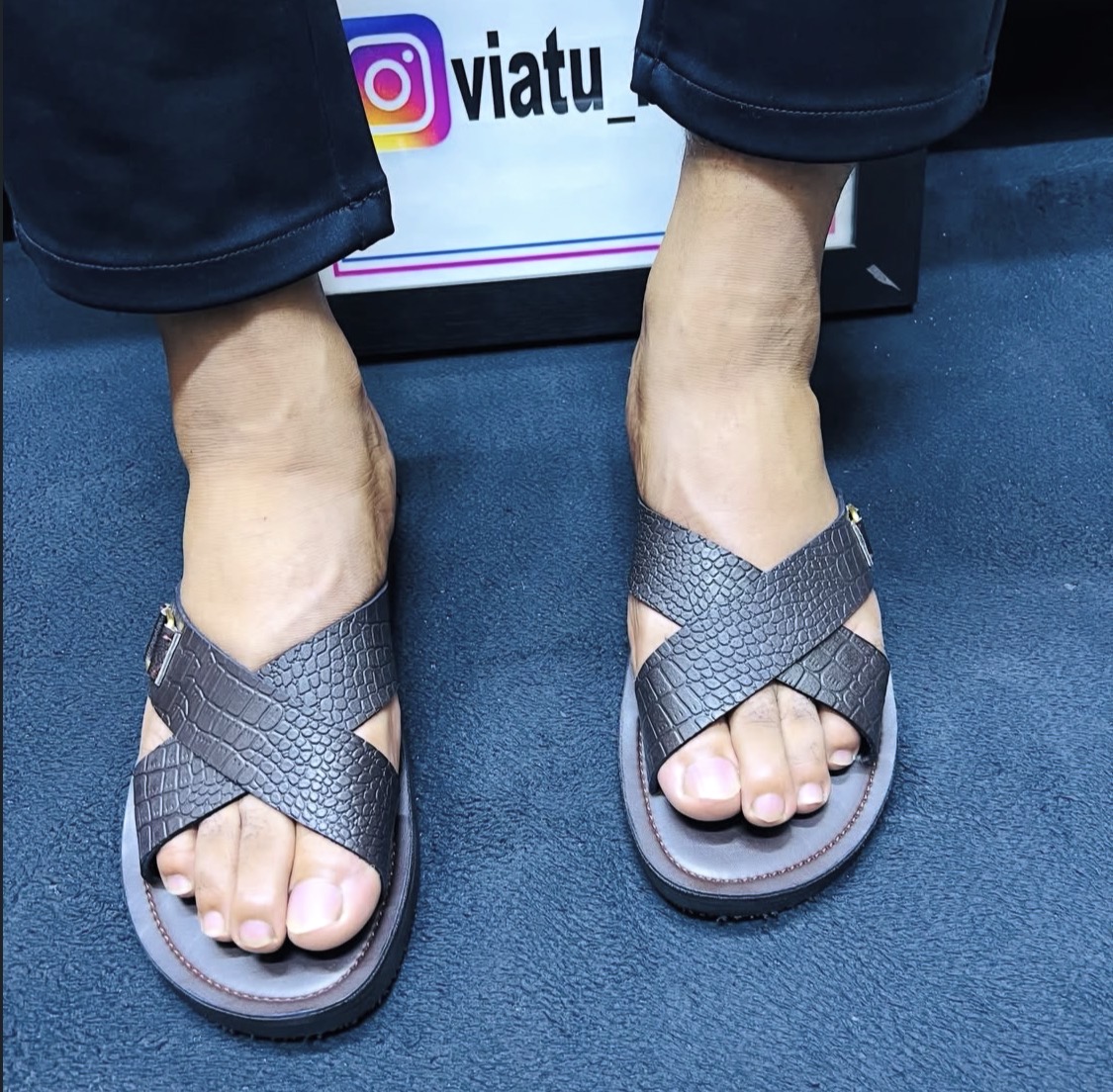 Men leather cross sandles