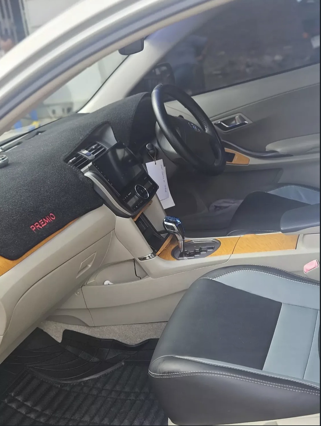 Toyota premio