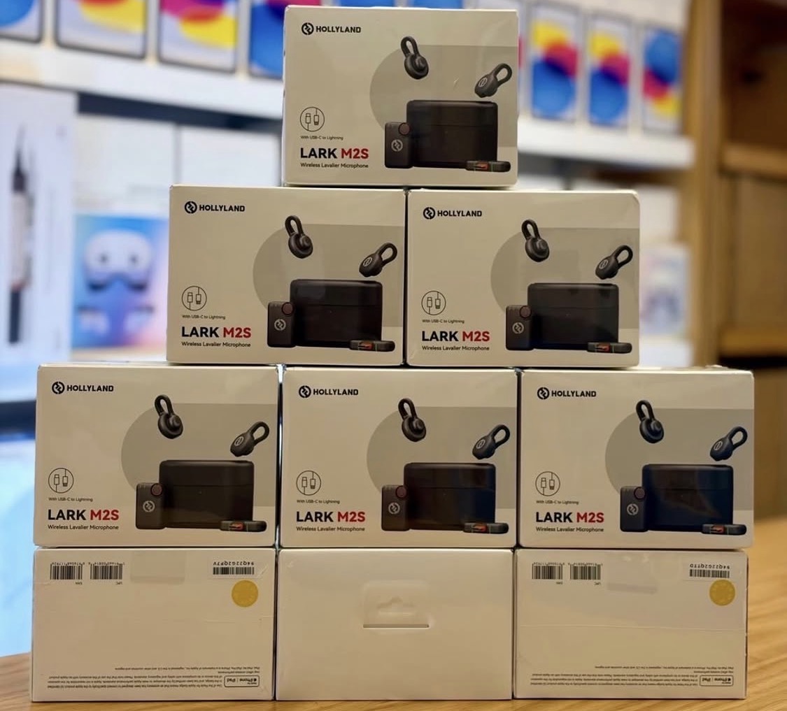 Hollyland lark M2s wireless microphone