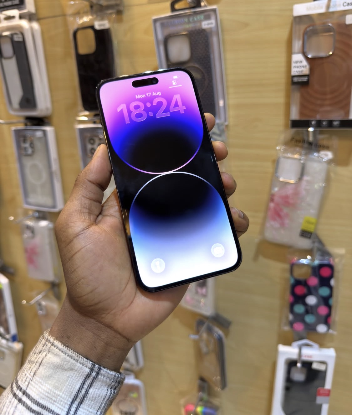 iPhone 14 promax.