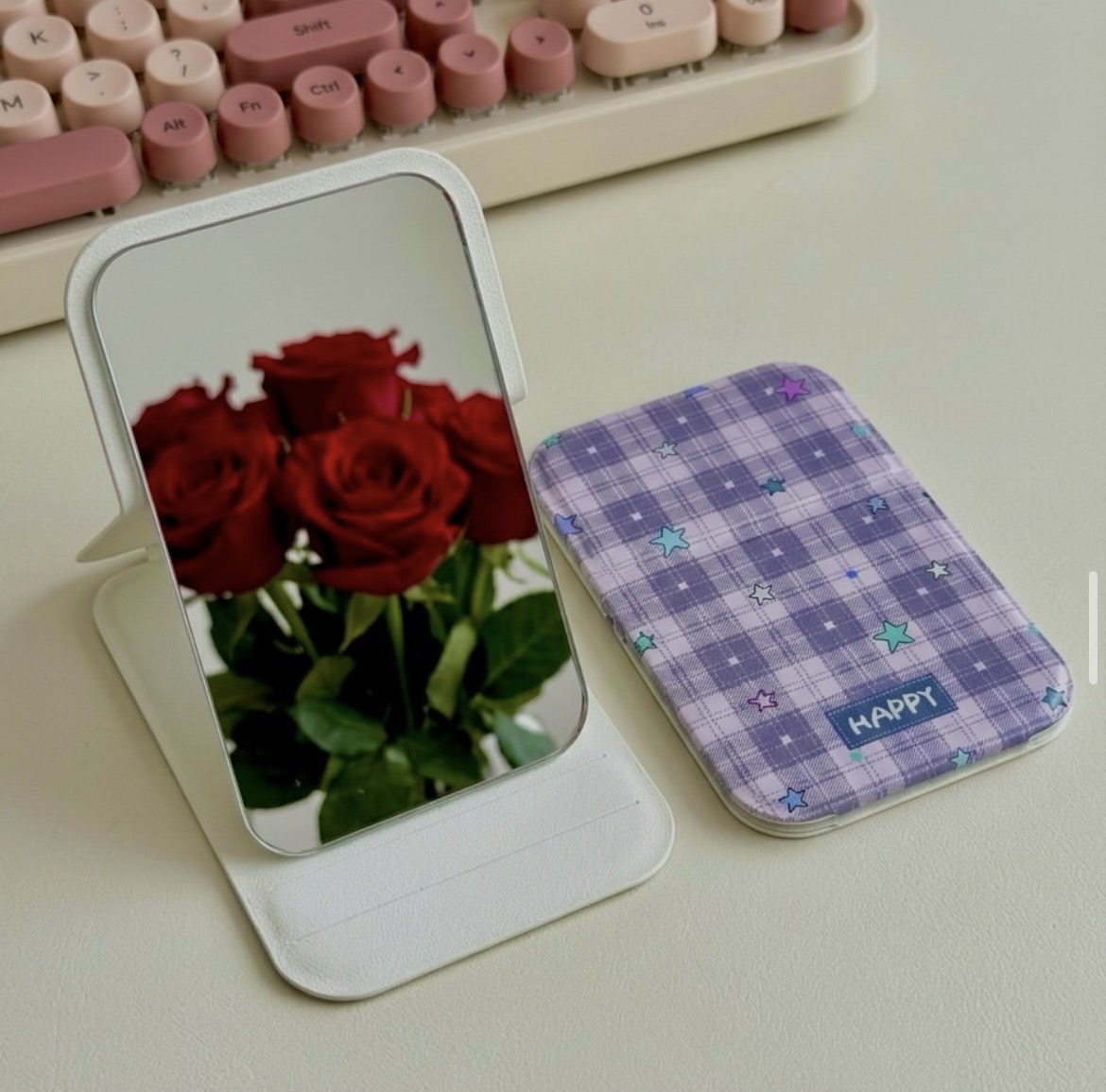 pocket mirror