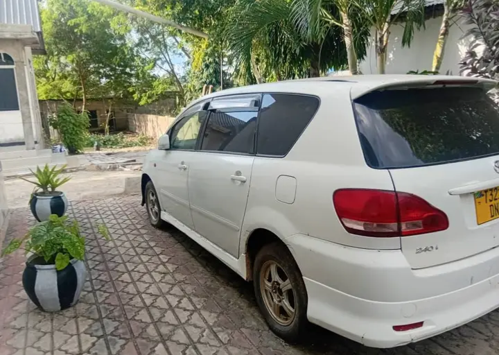 Toyota Ipsum