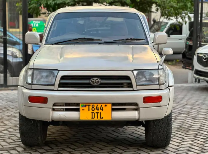 Toyota Hilux surf