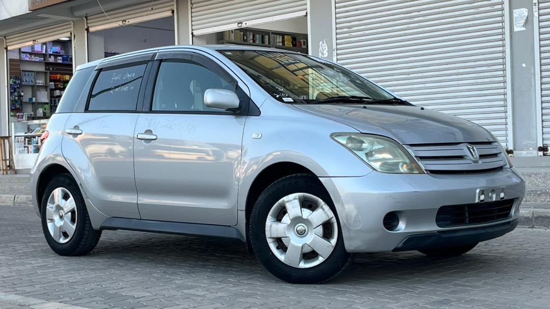 TOYOTA IST